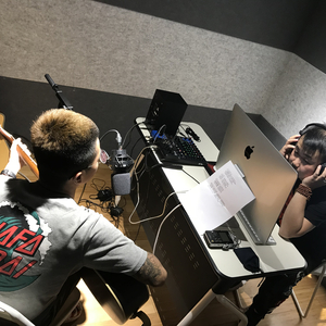 一个上边添一个下边操
